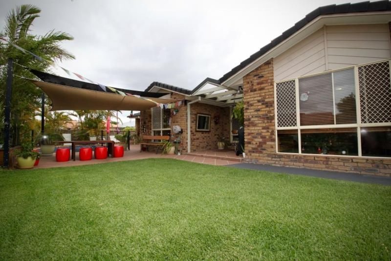 Photo - 23 Coronet Crescent, Burleigh Waters QLD 4220 - Image 15