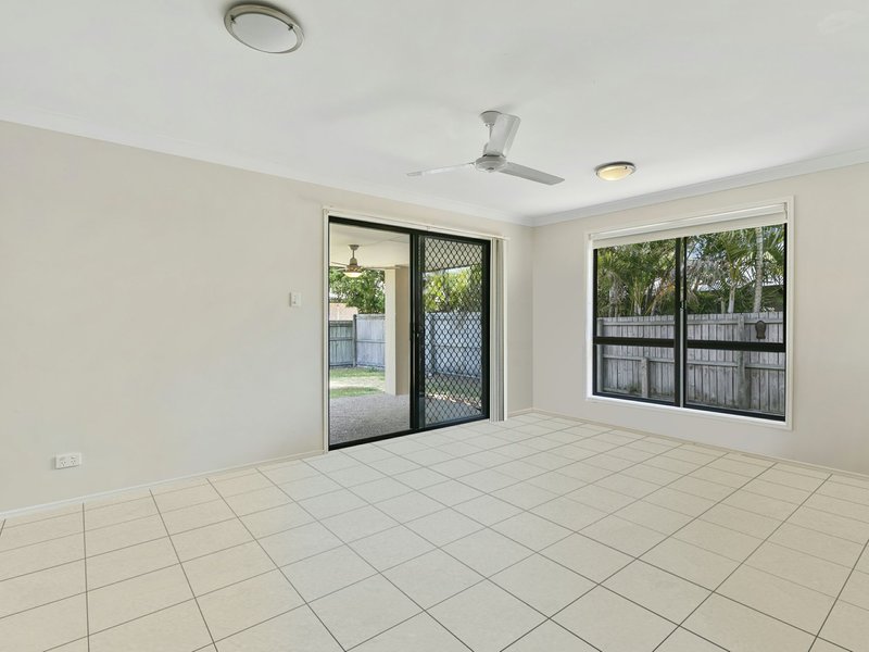 Photo - 23 Corrimal Place, Sandstone Point QLD 4511 - Image 5