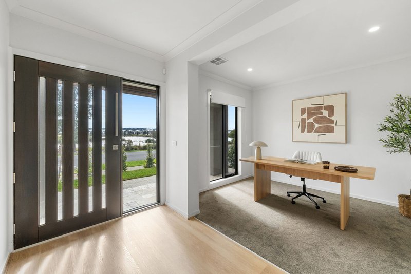 Photo - 23 Crabtree Crescent, Berwick VIC 3806 - Image 2