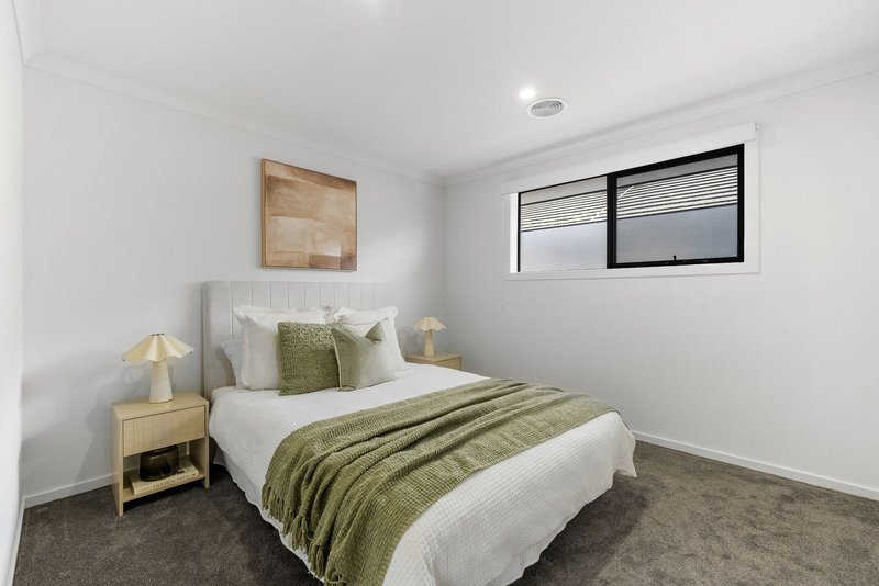 Photo - 23 Crabtree Crescent, Berwick VIC 3806 - Image 15