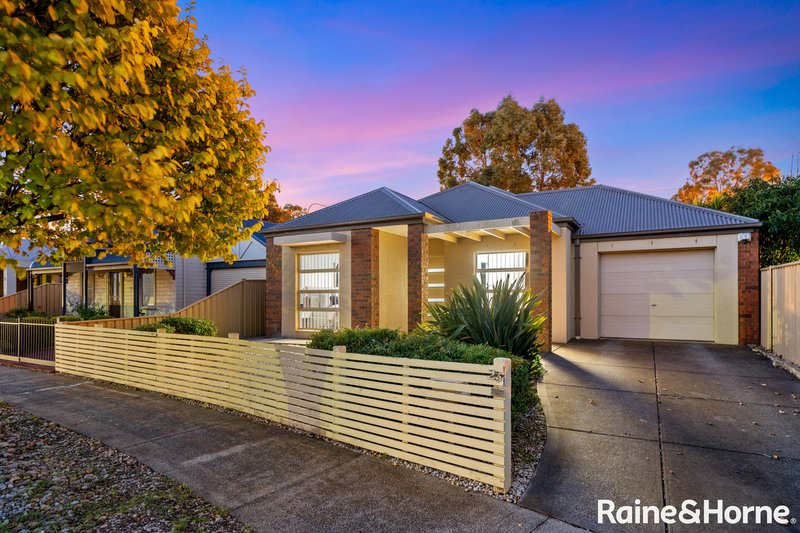 23 Cranwell Square, Caroline Springs VIC 3023