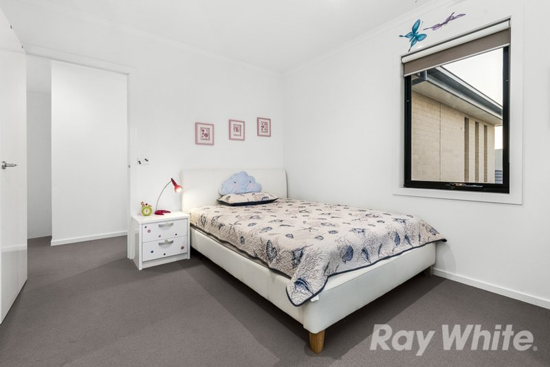 Photo - 23 Crimson Grove, Clayton South VIC 3169 - Image 6