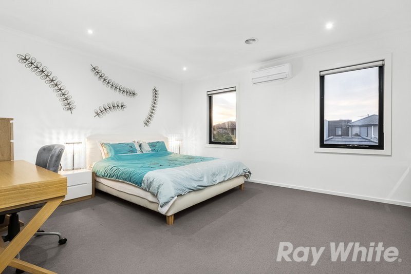 Photo - 23 Crimson Grove, Clayton South VIC 3169 - Image 7