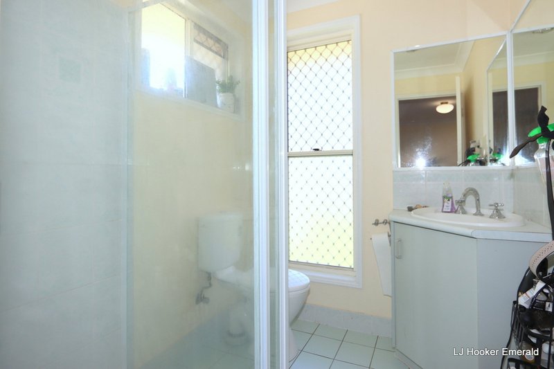 Photo - 23 Crinum Crescent, Emerald QLD 4720 - Image 9