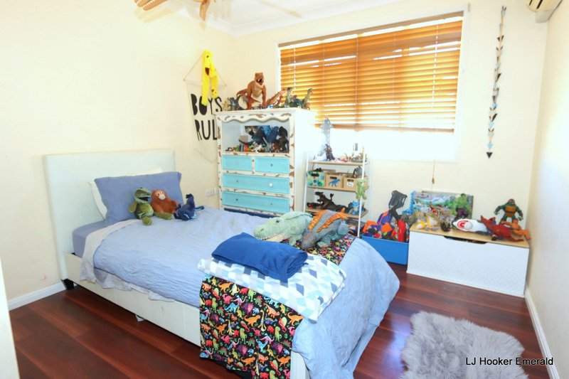 Photo - 23 Crinum Crescent, Emerald QLD 4720 - Image 10