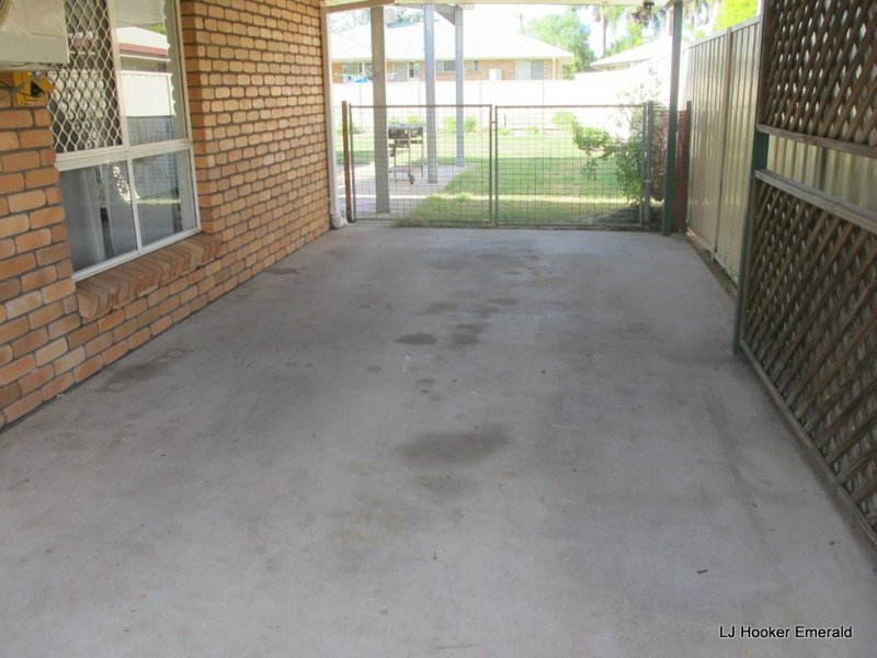 Photo - 23 Crinum Crescent, Emerald QLD 4720 - Image 15