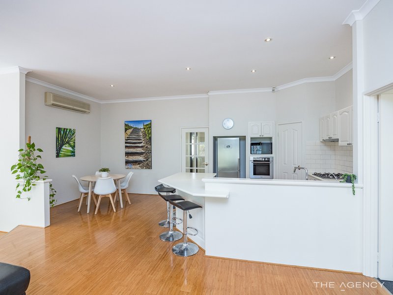 Photo - 23 Cristobal Crescent, Mindarie WA 6030 - Image 2