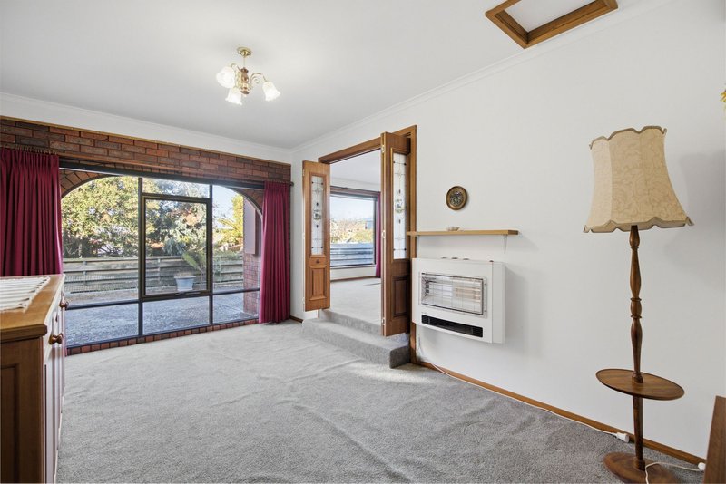 Photo - 2/3 Cromwell Crescent, Devonport TAS 7310 - Image 5