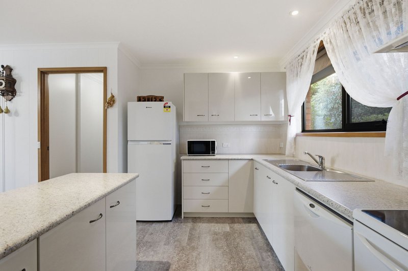 Photo - 2/3 Cromwell Crescent, Devonport TAS 7310 - Image 7