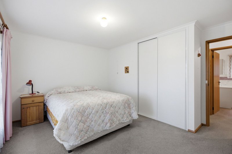 Photo - 2/3 Cromwell Crescent, Devonport TAS 7310 - Image 8
