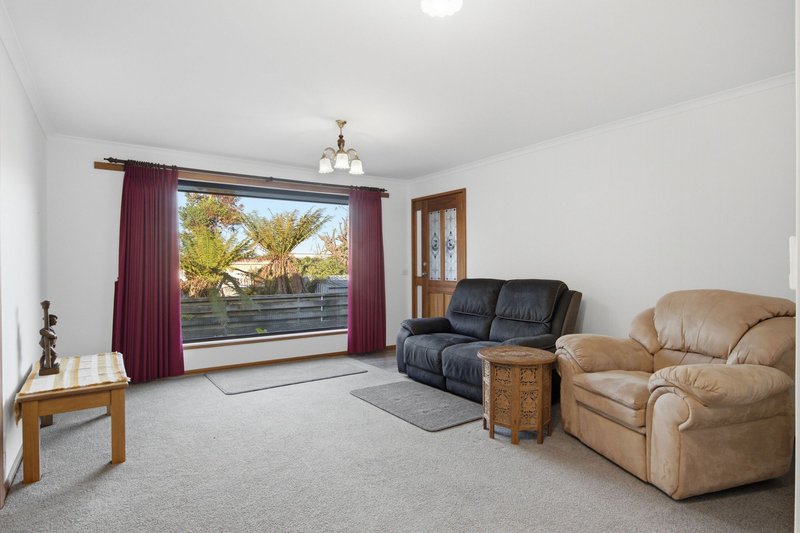 Photo - 2/3 Cromwell Crescent, Devonport TAS 7310 - Image 4