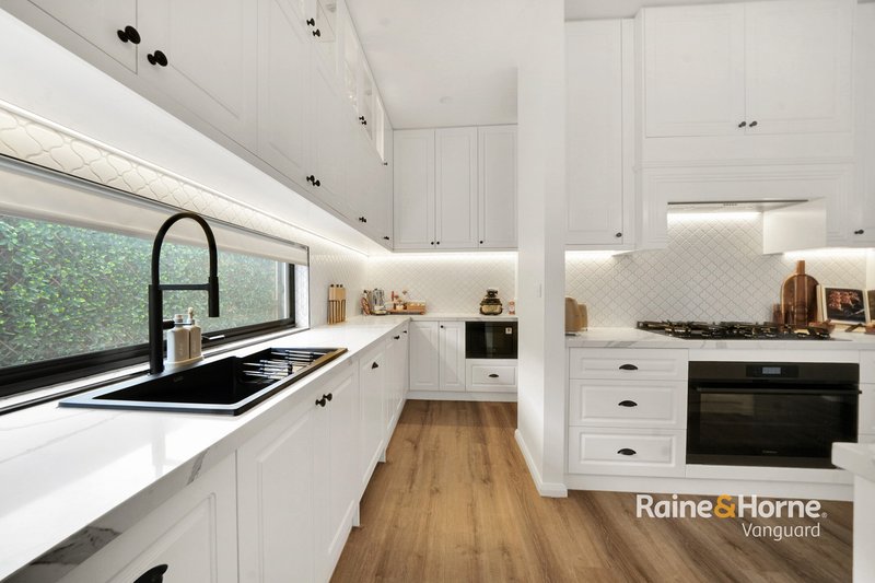 Photo - 23 Cygnet Way, Mickleham VIC 3064 - Image 8