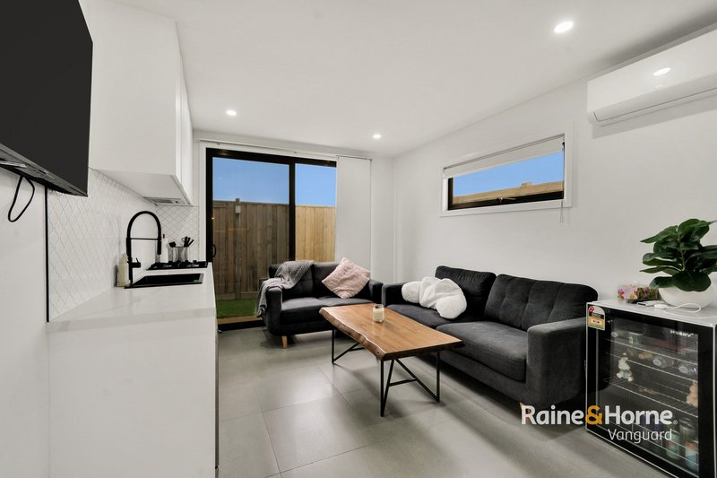 Photo - 23 Cygnet Way, Mickleham VIC 3064 - Image 22