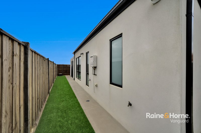 Photo - 23 Cygnet Way, Mickleham VIC 3064 - Image 24