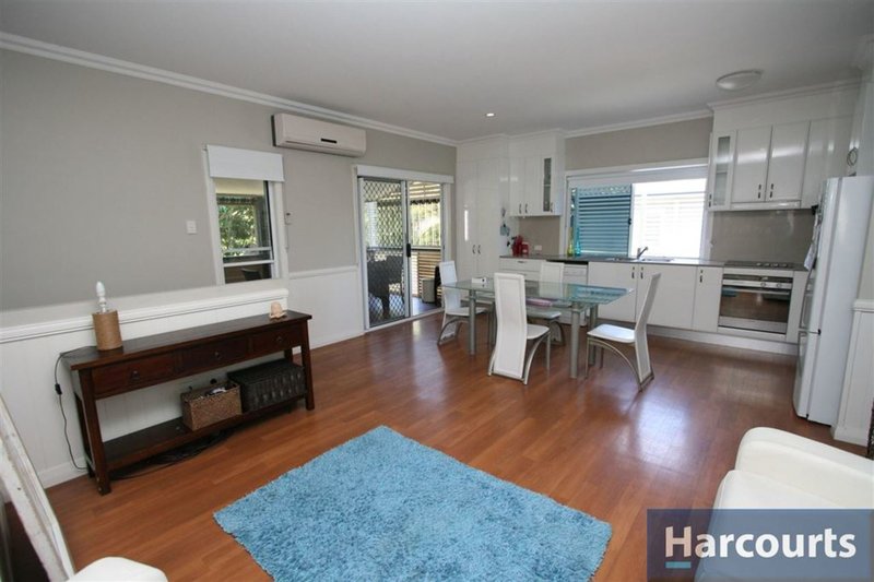 Photo - 2/3 Cypress Ave , Woorim QLD 4507 - Image 5