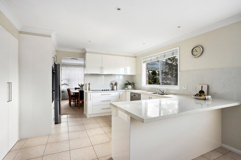 Photo - 23 Cypress Avenue, Figtree NSW 2525 - Image 2