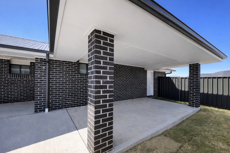 Photo - 2/3 Daisy Close, Kootingal NSW 2352 - Image 1