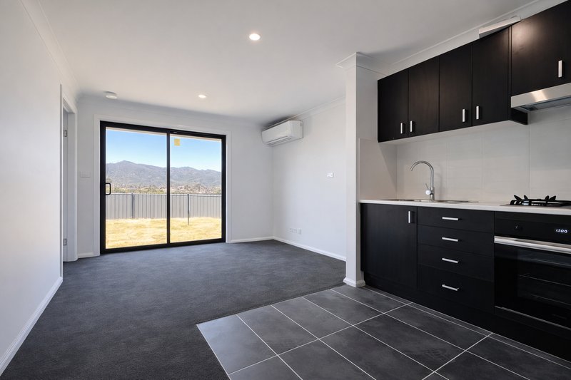 Photo - 2/3 Daisy Close, Kootingal NSW 2352 - Image 3