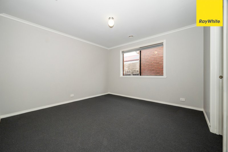 Photo - 23 Darlingsford Boulevard, Melton VIC 3337 - Image 5