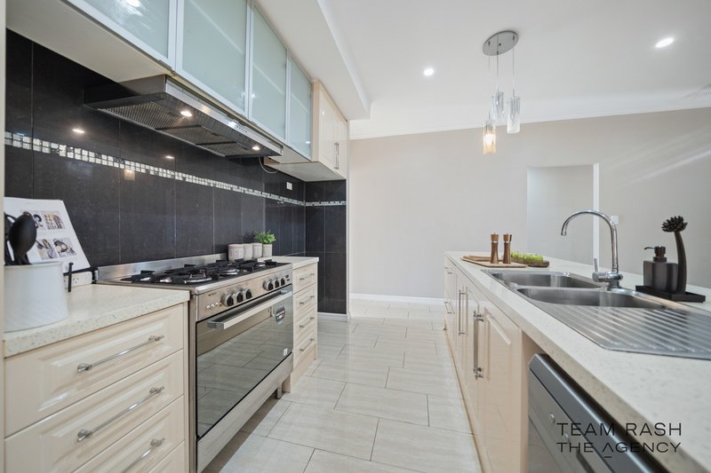 Photo - 23 Deflexa Road, Canning Vale WA 6155 - Image 5