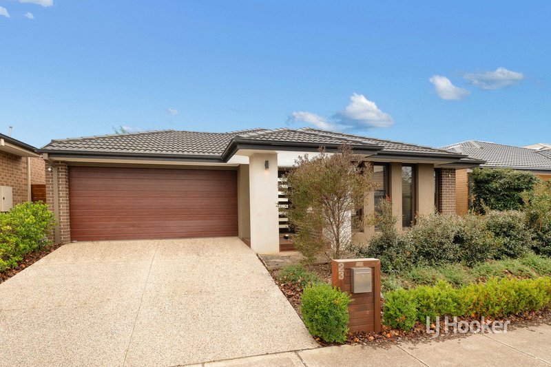 Photo - 23 Denman Drive, Point Cook VIC 3030 - Image 2