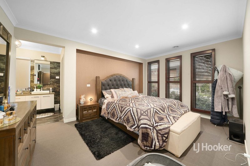 Photo - 23 Denman Drive, Point Cook VIC 3030 - Image 3