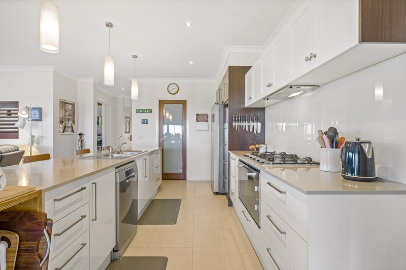 Photo - 23 Diamond Drive, Cardigan Village VIC 3352 - Image 3