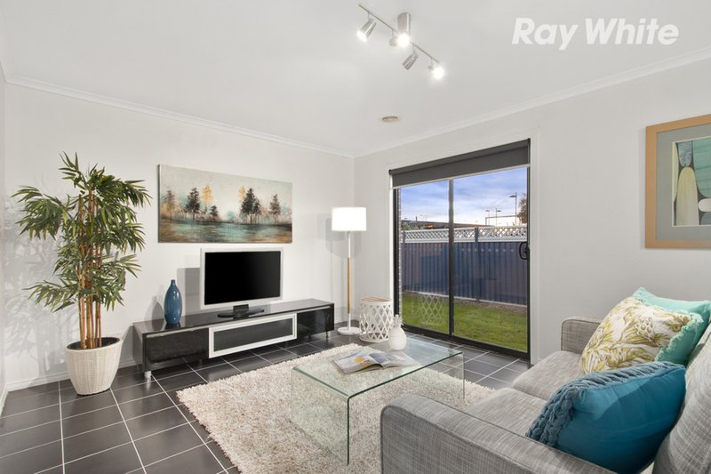 Photo - 23 Dianella Close, Pakenham VIC 3810 - Image 8