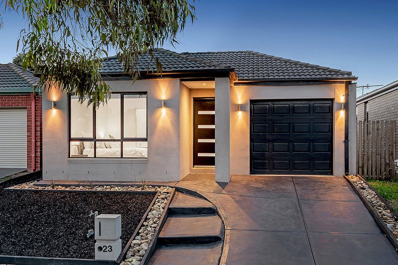 Photo - 23 Discovery Close, Craigieburn VIC 3064 - Image