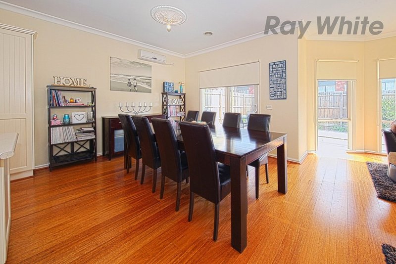 Photo - 23 Dolphin Crescent, Point Cook VIC 3030 - Image 7