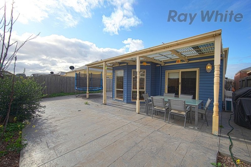 Photo - 23 Dolphin Crescent, Point Cook VIC 3030 - Image 10