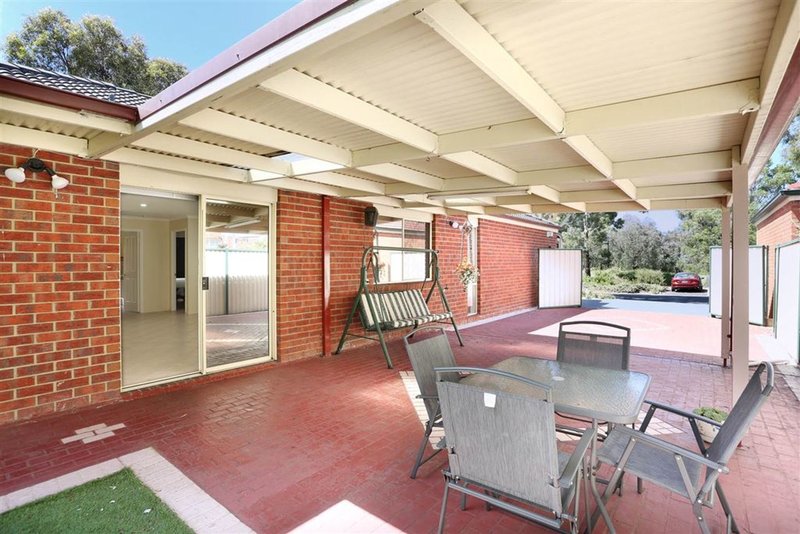 Photo - 23 Doreen Rogen Way, South Morang VIC 3752 - Image 10