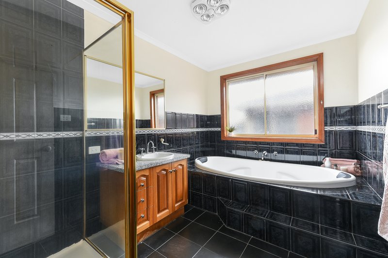 Photo - 23 Dorothea Mackellar Avenue, Oakleigh East VIC 3166 - Image 13