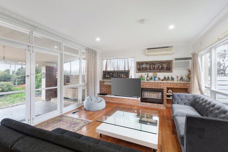 Photo - 23 Dorothy Street, Burwood East VIC 3151 - Image 5