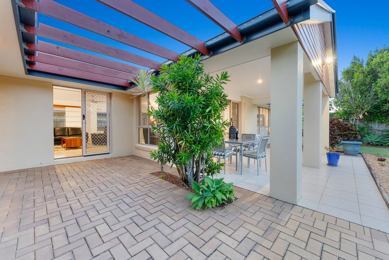 Photo - 23 Dotterel Crescent, North Lakes QLD 4509 - Image 13