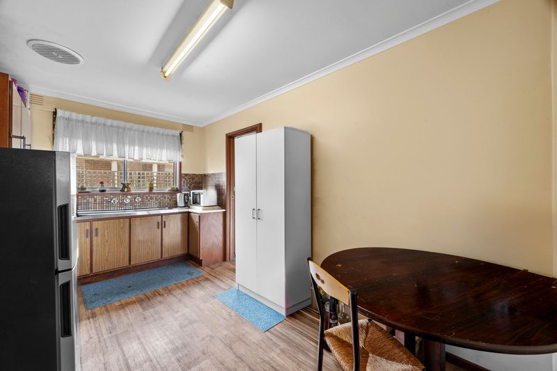 Photo - 2/3 Dundee Street, Reservoir VIC 3073 - Image 5