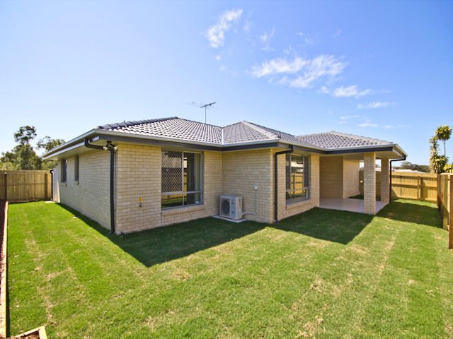 Photo - 23 Duporth Crescent, Dakabin QLD 4503 - Image 18