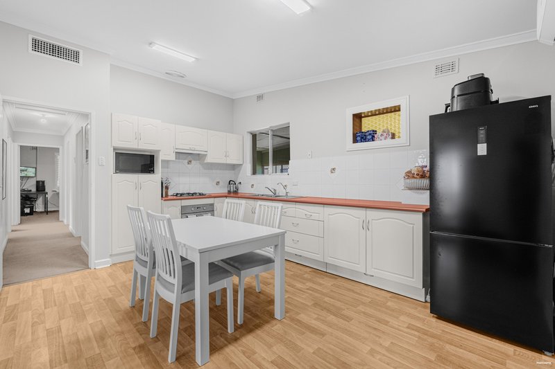 Photo - 23 Dural Way, Armadale WA 6112 - Image 7
