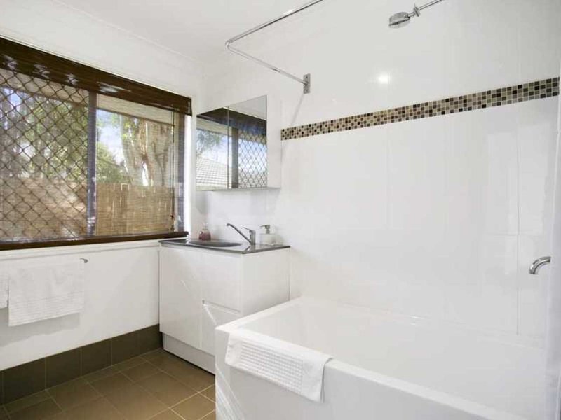 Photo - 23 Ealing Ct , Nerang QLD 4211 - Image 7