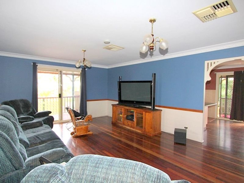 Photo - 23 Edgewood Drive, Emerald QLD 4720 - Image 5