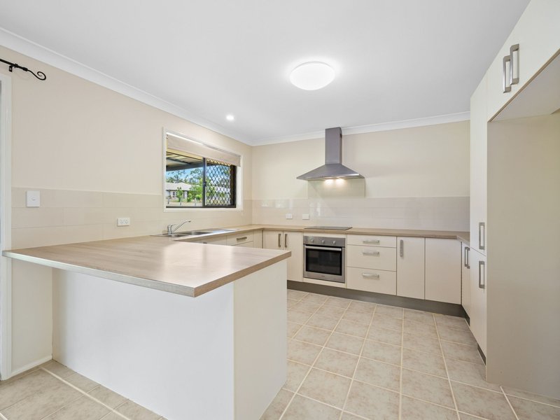 Photo - 23 Eileen Court, Kensington Grove QLD 4341 - Image 6