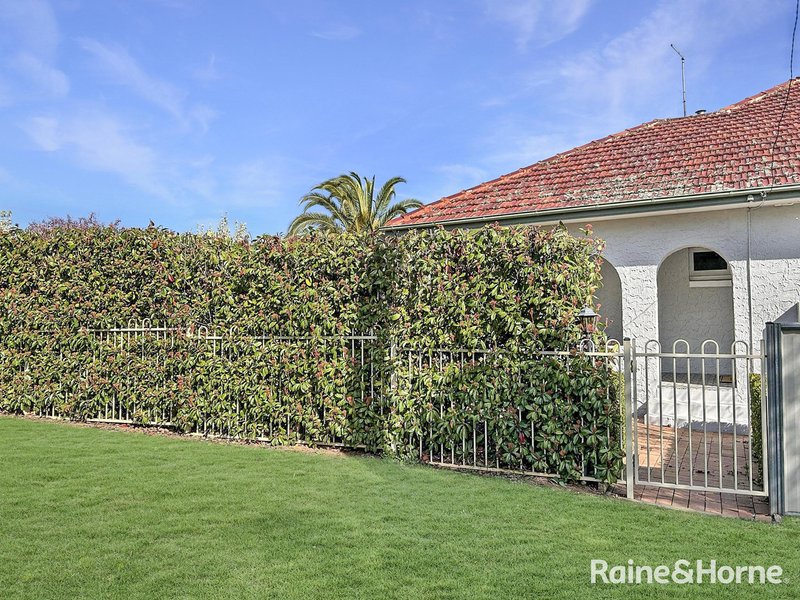 Photo - 23 Elizabeth Street, Young NSW 2594 - Image 4