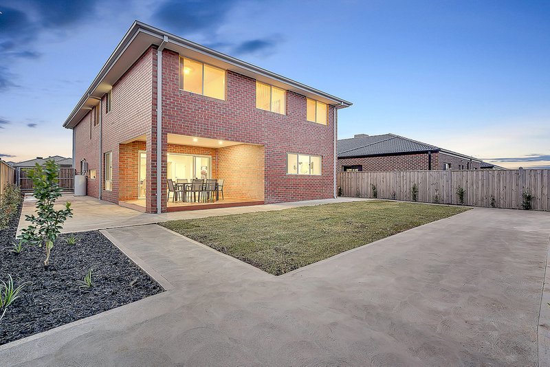 Photo - 23 Ellscott Boulevard, Mickleham VIC 3064 - Image 25