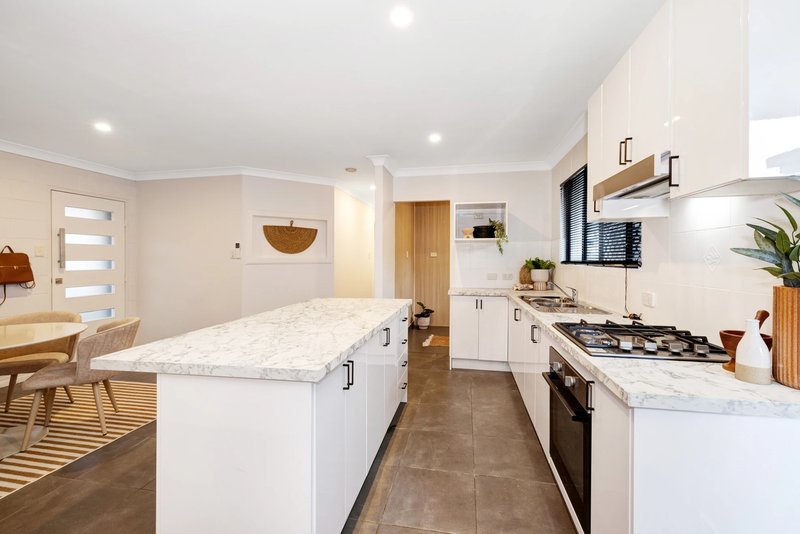 Photo - 23 Elton Drive, Kelso QLD 4815 - Image 2
