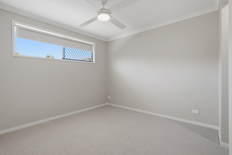 Photo - 23 Emerald Place, Bridgeman Downs QLD 4035 - Image 7