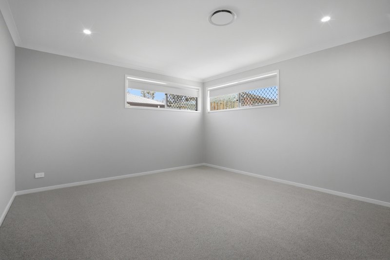 Photo - 23 Emerald Place, Bridgeman Downs QLD 4035 - Image 11