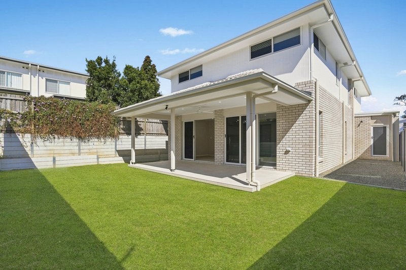 Photo - 23 Emerald Place, Bridgeman Downs QLD 4035 - Image 12