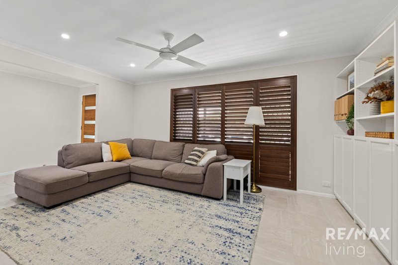 Photo - 23 Emerson Drive, Morayfield QLD 4506 - Image 4