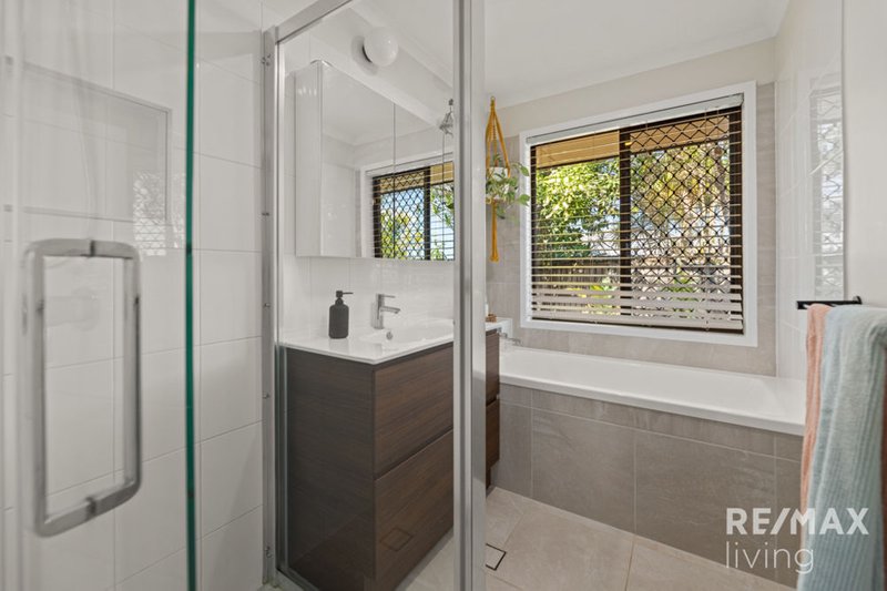 Photo - 23 Emerson Drive, Morayfield QLD 4506 - Image 11