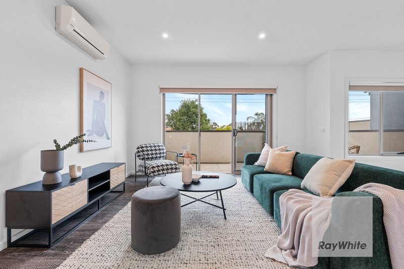 Photo - 23 Emu Parade, Jacana VIC 3047 - Image 5